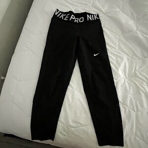 Nike Pro Capri leggings, size medium